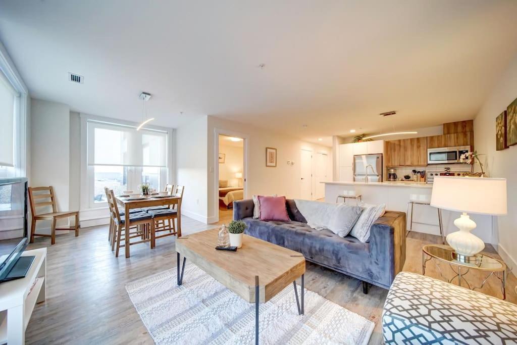 Luxurious Modern 2Br Condo Sleeps 5 Coffee, Ac, Wifi Halifax Exteriör bild